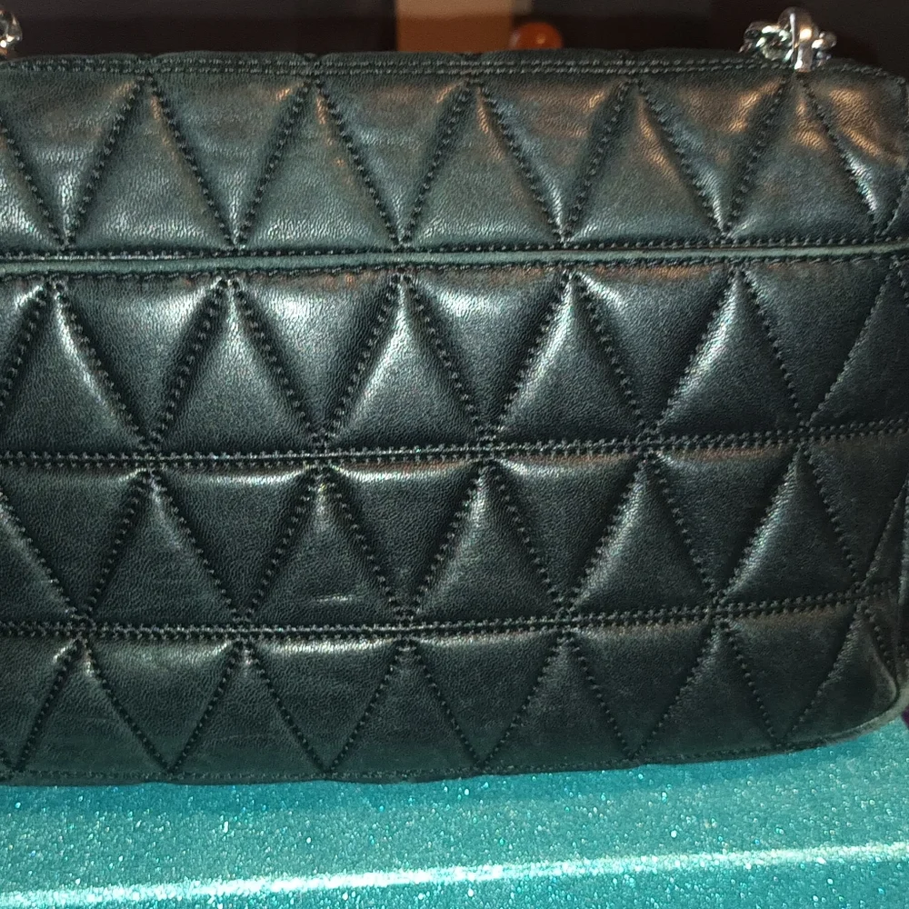Michael Kors purse - Picture 3 of 16